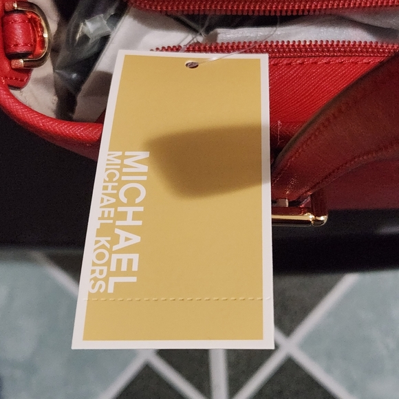 Brand New Michael Kors Jet Set Travel Extra-Small Saffiano Flame Red - Picture 13 of 15
